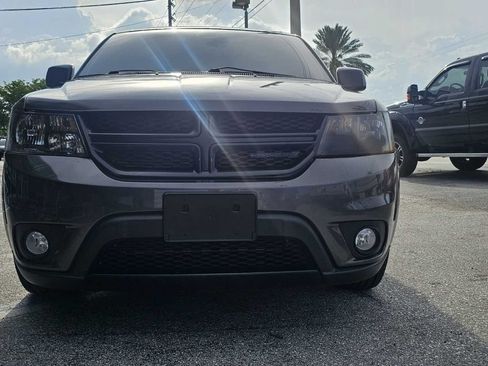 Used 2019 Dodge Journey SE w/ Blacktop Package FWD image 8