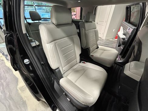 Used 2024 Hyundai Santa Fe Calligraphy image 4