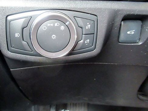 Used 2018 Ford Fusion SE w/ Equipment Group 201A FWD image 30
