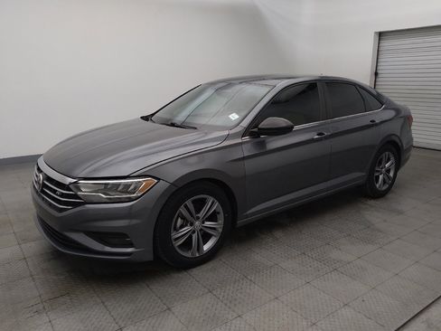 Used 2021 Volkswagen Jetta R-Line w/ R-Line Cold Weather Package FWD image 2