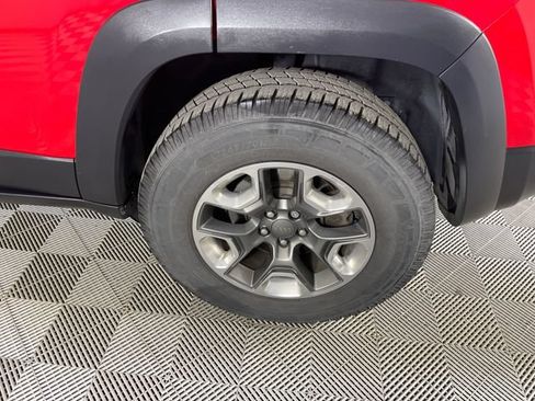 Used 2019 Jeep Cherokee Trailhawk AWD/4WD image 21