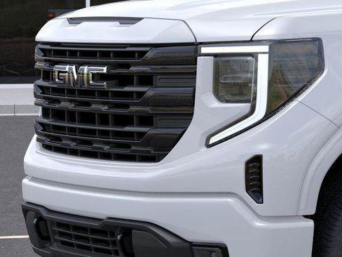 New 2025 GMC Sierra 1500 Elevation w/ LPO, Elevation Black Package AWD/4WD image 13
