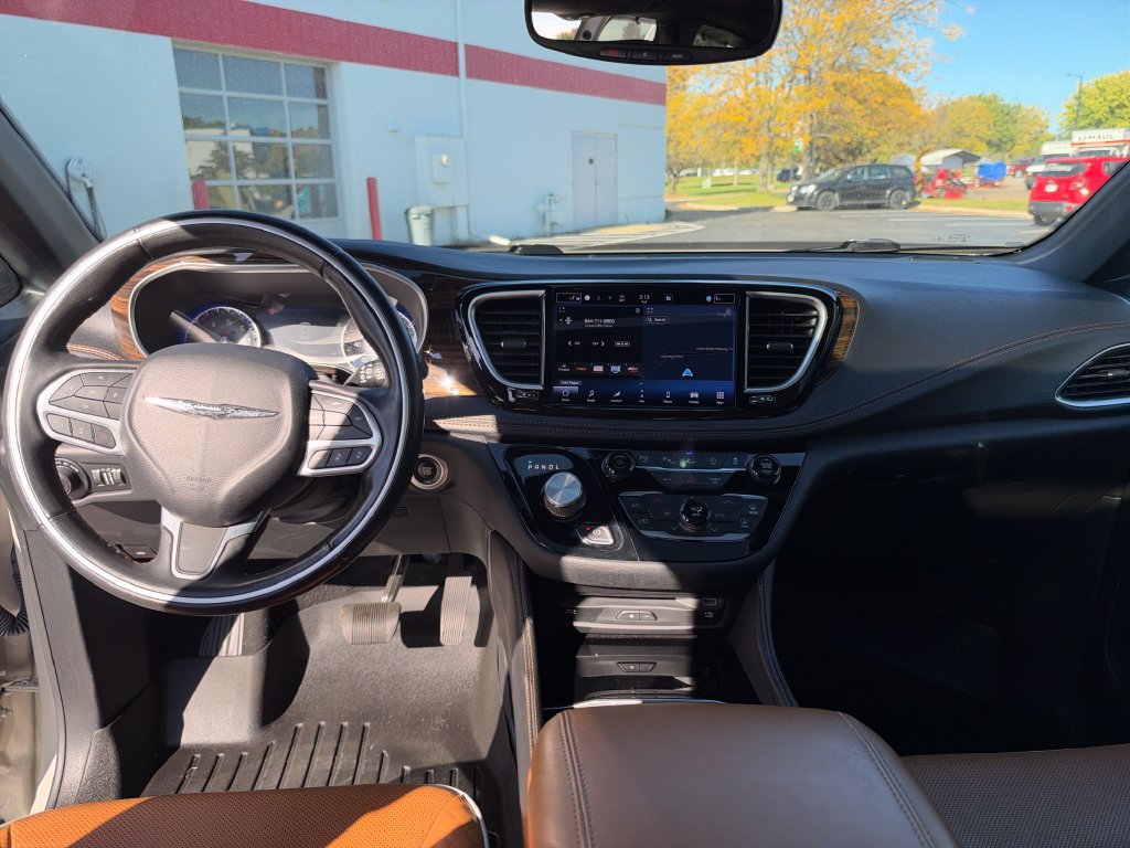 Used 2021 Chrysler Pacifica Pinnacle AWD/4WD image 14