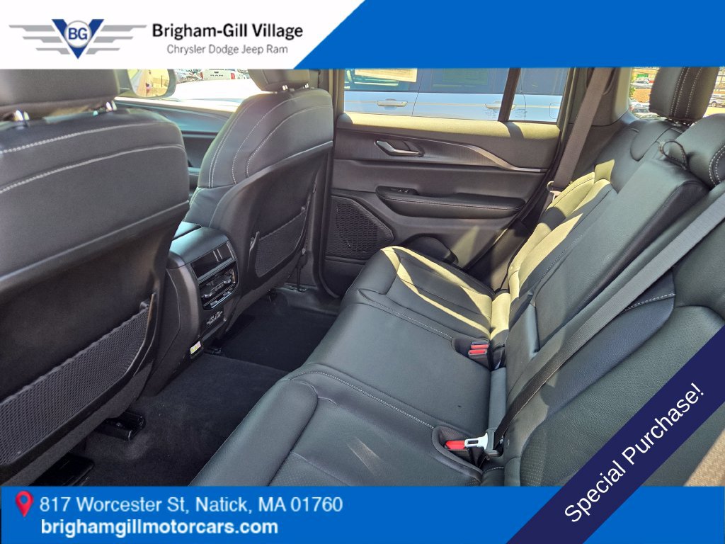 Used 2025 Jeep Grand Cherokee Laredo X w/ Luxury Tech Group I AWD/4WD image 10