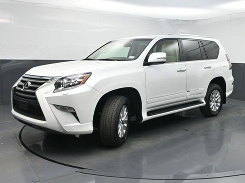 Used 2018 Lexus GX 460 Premium w/ Premium Package image 5