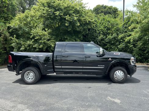 Used 2026 RAM 3500 Limited AWD/4WD image 10