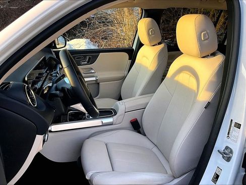 Used 2026 Mercedes-Benz GLB 250 4MATIC image 27