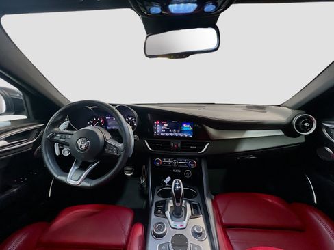 Used 2023 Alfa Romeo Giulia Veloce RWD image 17