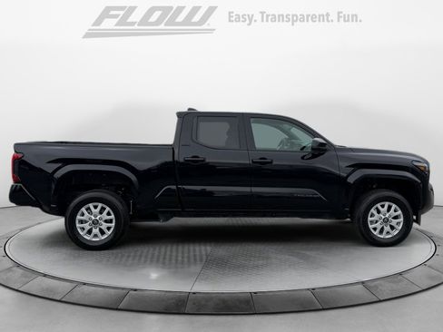 Used 2025 Toyota Tacoma SR5 image 9