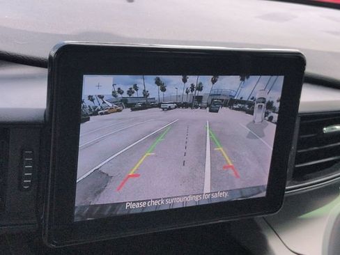 Certified 2023 Ford Explorer XLT RWD image 20