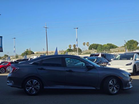 Used 2017 Honda Civic EX-T image 8