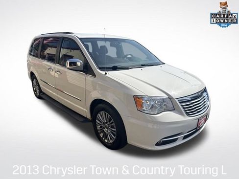 Used 2013 Chrysler Town & Country Touring-L w/ Driver Convenience Group FWD image 1