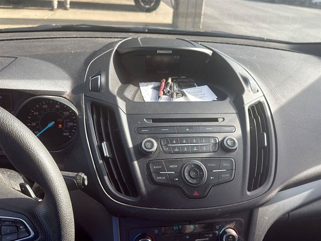 Used 2017 Ford Escape SE AWD/4WD image 9