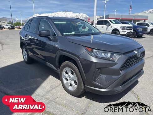 Used 2020 Toyota RAV4 LE w/ Carpet Mat Package AWD/4WD image 11