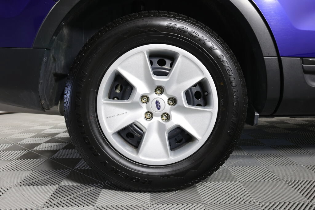Used 2013 Ford Explorer FWD w/ Class III Trailer Tow Pkg image 7