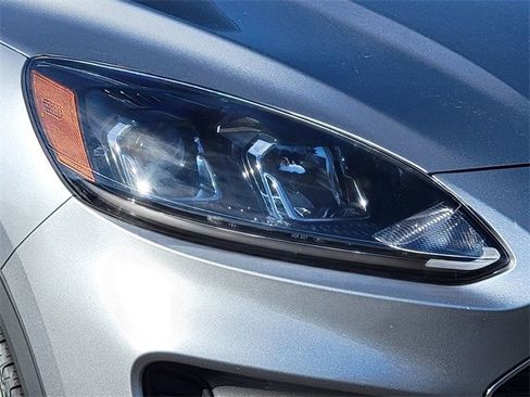 Certified 2022 Ford Escape SE image 16