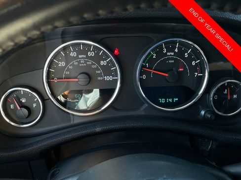 Used 2015 Jeep Wrangler Unlimited Sahara w/ Connectivity Group image 17