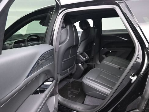 Certified 2024 Cadillac Lyriq Luxury AWD/4WD image 11