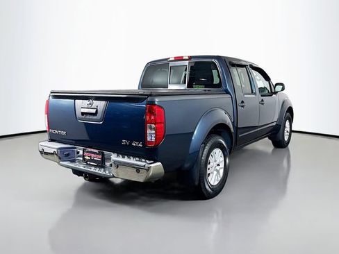 Used 2017 Nissan Frontier SV w/ SV Value Truck Package AWD/4WD image 6