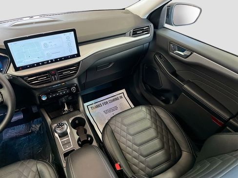 Used 2024 Ford Escape Platinum w/ Premium Technology Package image 24