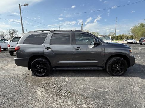 Used 2018 Toyota Sequoia TRD Sport AWD/4WD image 6