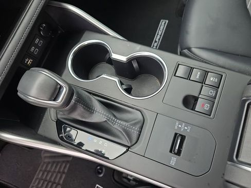 Used 2024 Toyota Highlander XSE image 26