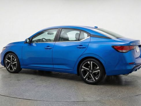 Used 2025 Nissan Sentra SV image 6