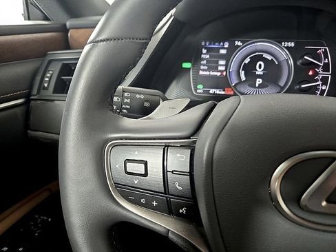 Used 2025 Lexus ES 300h w/ Premium Package FWD image 24