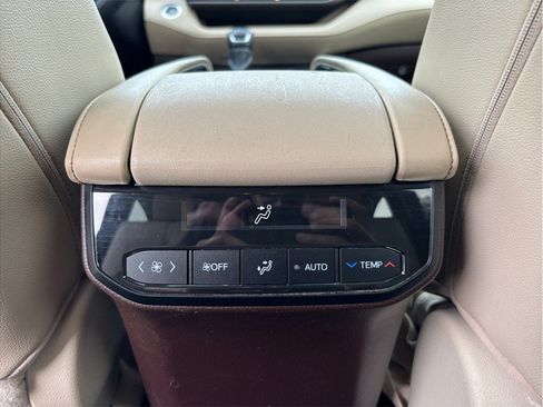 Used 2020 Toyota Highlander Limited AWD/4WD image 42