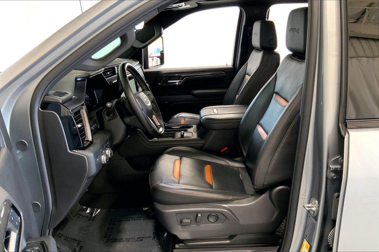 Used 2024 GMC Sierra 2500 AT4 w/ AT4 Premium Plus Package AWD/4WD image 18