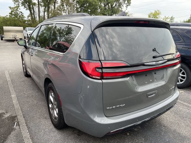 Used 2023 Chrysler Pacifica Limited FWD image 10