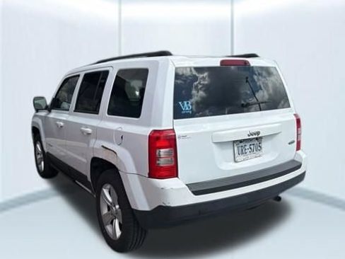Used 2016 Jeep Patriot Latitude FWD image 2