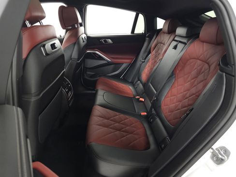 Used 2025 BMW X6 xDrive40i w/ Climate Comfort Package image 39