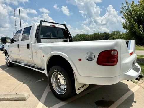 Used 2003 Ford F550 2WD Crew Cab Super Duty image 6