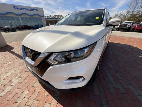 Used 2022 Nissan Rogue Sport SL image 24