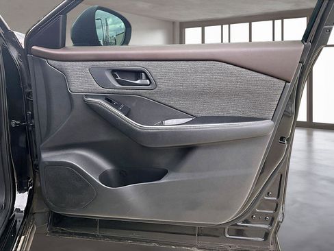 Used 2021 Nissan Rogue S image 23