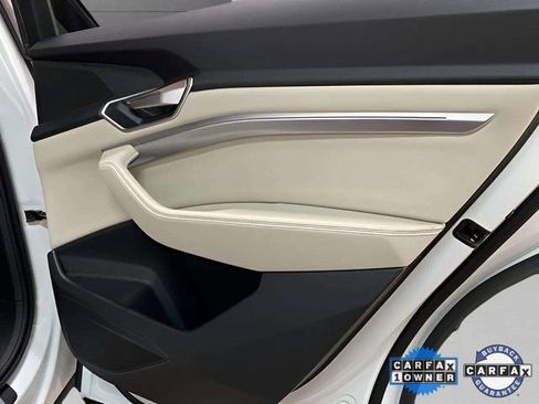 Used 2024 Audi Q8 e-tron Premium image 67