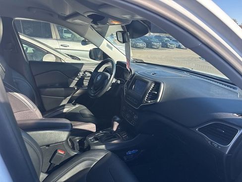 Certified 2020 Jeep Cherokee Latitude Lux w/ Quick Order Package 26H Lux image 7