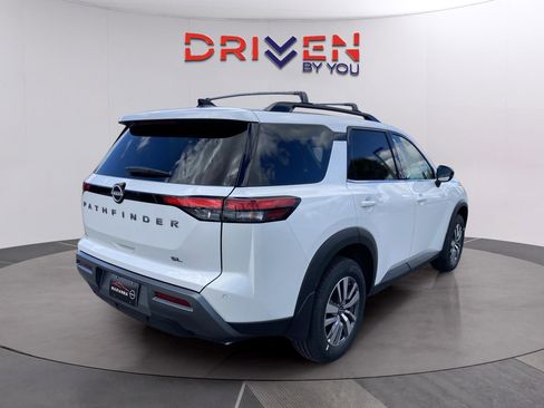 New 2026 Nissan Pathfinder SL image 6