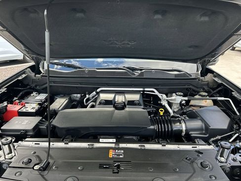 Used 2024 GMC Canyon AT4 w/ Technology Package image 29