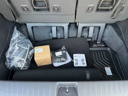New 2026 Kia Carnival SX w/ SX Dark Edition Package FWD image 11