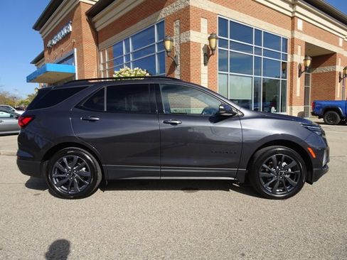 Certified 2022 Chevrolet Equinox RS image 2
