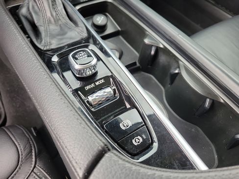 Used 2020 Volvo V90 T6 Cross Country AWD/4WD image 13