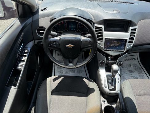 Used 2011 Chevrolet Cruze LT image 42