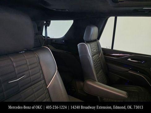 Used 2024 Cadillac Escalade Sport Platinum w/ LPO, ONYX Package AWD/4WD image 15