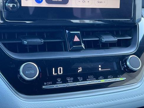 Certified 2025 Toyota Corolla SE w/ Convenience Package FWD image 20