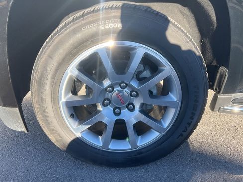 Used 2019 GMC Yukon XL Denali image 10