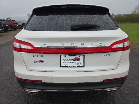 Used 2016 Lincoln MKX Reserve w/ Equipment Group 102A AWD/4WD image 4