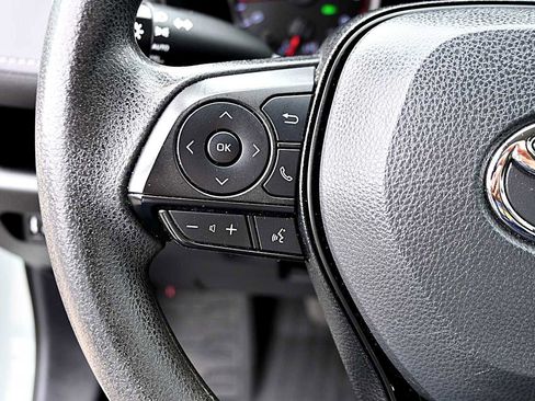 Used 2022 Toyota RAV4 XLE FWD image 21