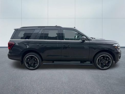 Used 2023 Ford Expedition Limited AWD/4WD image 2